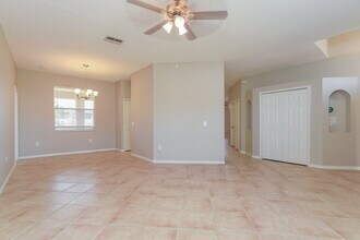 55 Alicante Ct in Kissimmee, FL - Foto de edificio - Building Photo