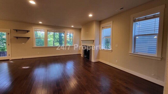 9940 SW Old Weir Rd in Beaverton, OR - Building Photo - Building Photo