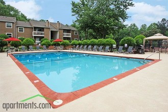 Trails At Bethabara in Winston-Salem, NC - Foto de edificio - Building Photo