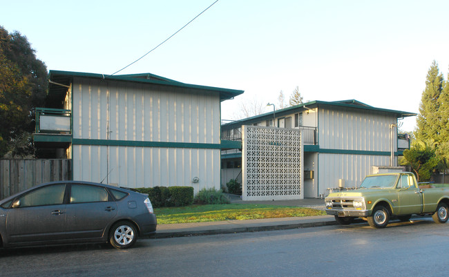 2025 San Luis Ave in Mountain View, CA - Foto de edificio - Building Photo