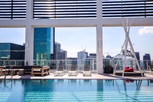 151 SE 1st St, Unit 2206 in Miami, FL - Building Photo
