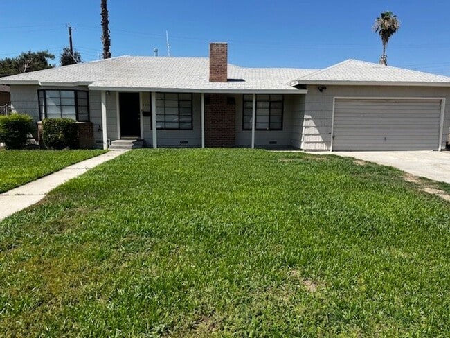 4414 Fishering Dr