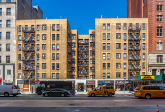 225 W 23rd St in New York, NY - Building Photo - Primary Photo