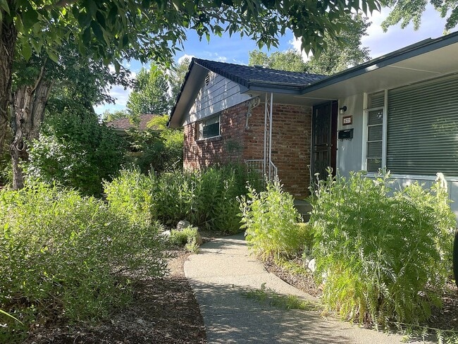 620 Cardinal Way in Reno, NV - Building Photo - Building Photo