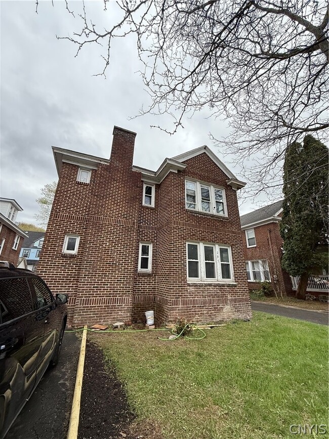 205 Fellows Ave in Syracuse, NY - Building Photo - Building Photo
