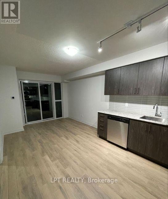 20 Meadowglen Pl in Toronto, ON - Building Photo - Building Photo