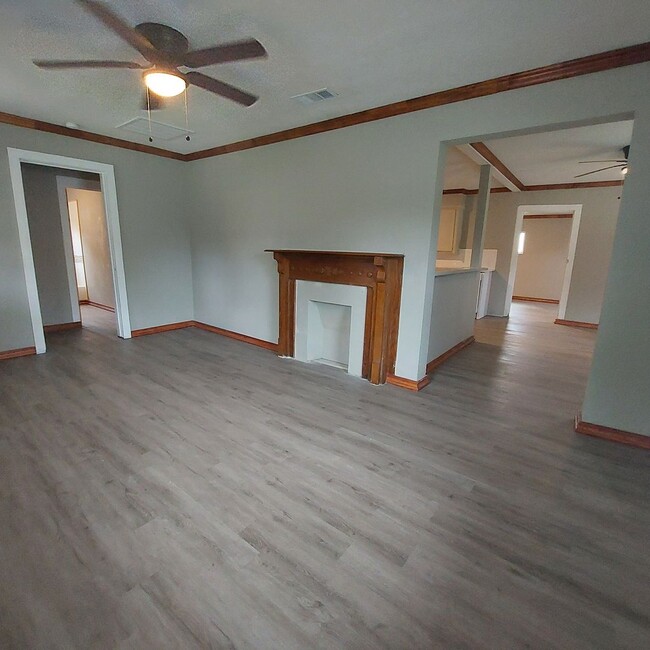 1020 W 12th St in Bonham, TX - Building Photo - Building Photo