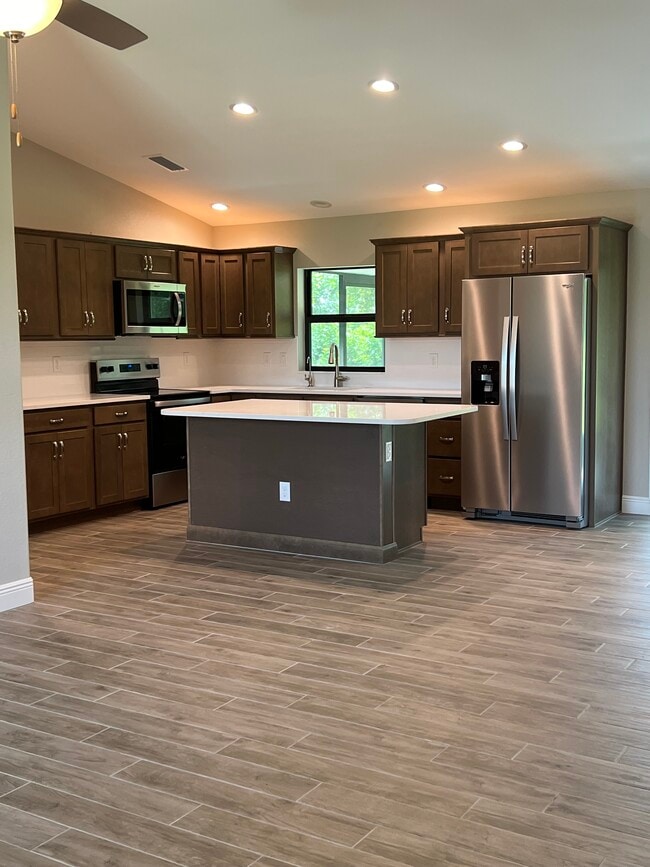 2560 Trico Rd in North Port, FL - Building Photo - Building Photo