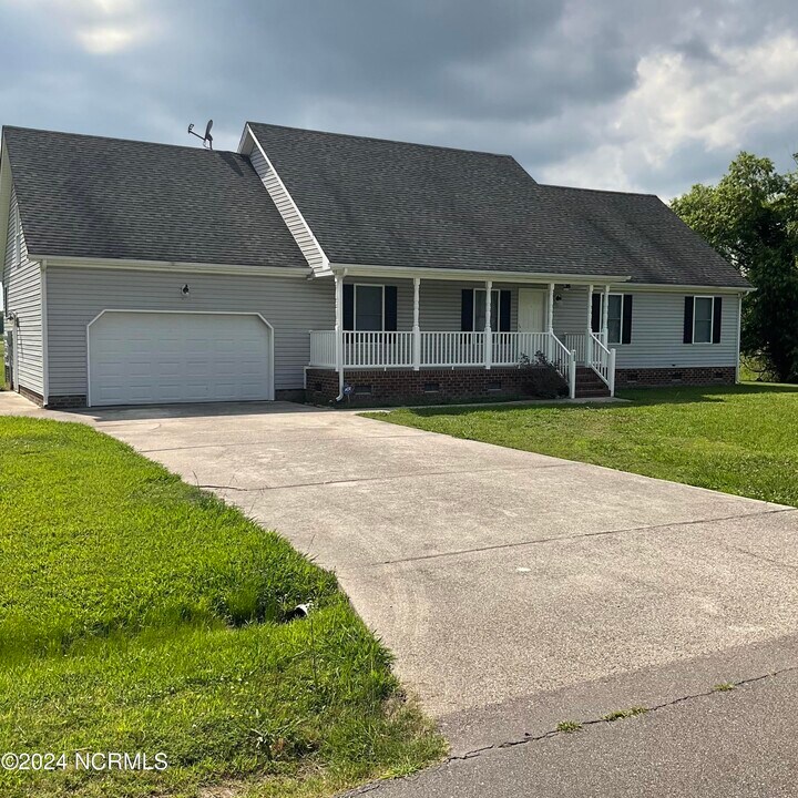 102 Bonney St in Elizabeth City, NC - Building Photo
