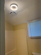 8 Line St, Unit E in Charleston, SC - Foto de edificio - Building Photo