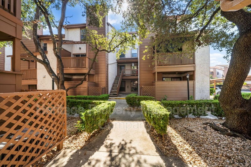 4107 Medical Dr in San Antonio, TX - Foto de edificio