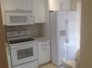 2265 SW 15th St in Deerfield Beach, FL - Building Photo - Building Photo