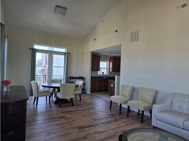 1118 S Charles St in Baltimore, MD - Building Photo