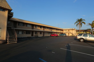 Woodlawn 20 in Chula Vista, CA - Foto de edificio - Building Photo