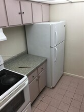 14221 N Kendall Dr in Miami, FL - Building Photo - Building Photo