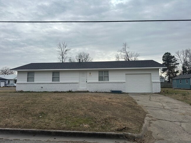 property at 1003 7th Ave NW