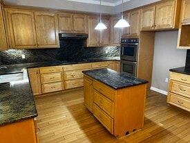 5560 Buffalo Ave in Van Nuys, CA - Building Photo