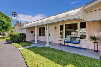 1014 SE 14th Ave in Deerfield Beach, FL - Building Photo - Building Photo