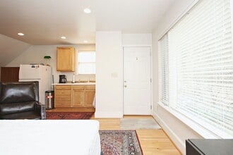 1827 Brandywine Dr in Charlottesville, VA - Building Photo - Building Photo