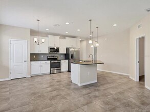 8219 Enclave Way in Sarasota, FL - Building Photo - Building Photo