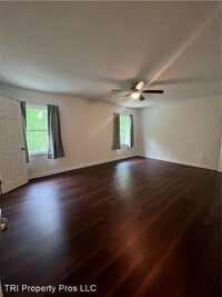 2703 N Centennial St photo'