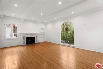 205 S Reeves Dr in Beverly Hills, CA - Building Photo - Building Photo