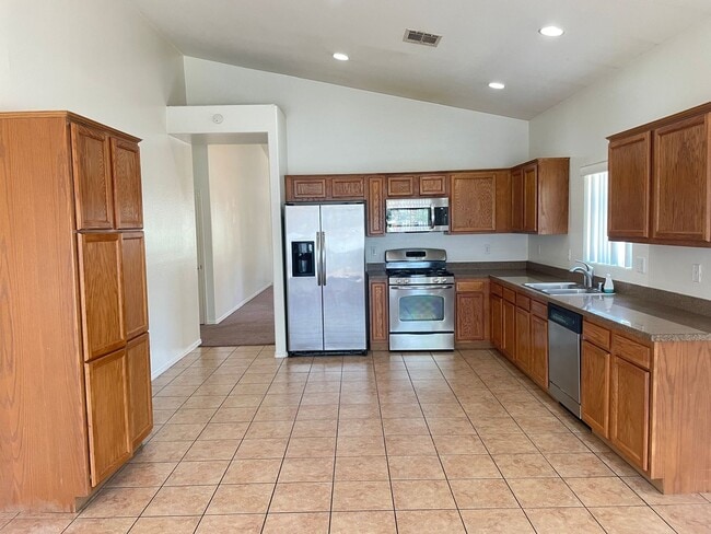 4306 Cottontail Ln in Las Vegas, NV - Building Photo - Building Photo