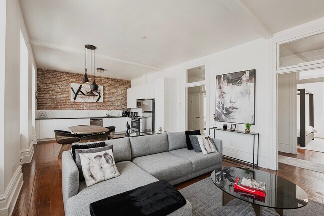 375 Saint-Paul Rue E in Montréal, QC - Building Photo - Building Photo