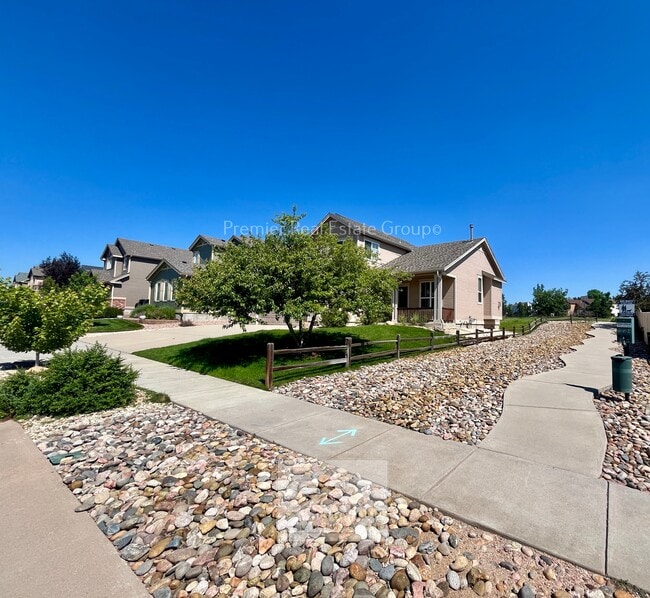 7670 Manston Dr in Colorado Springs, CO - Foto de edificio - Building Photo