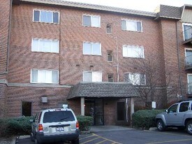 4500 Beau Monde Dr in Lisle, IL - Building Photo