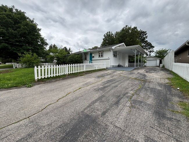 property at 833 S Link Ave