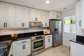 348F Kaelepulu Dr in Kailua, HI - Building Photo - Building Photo