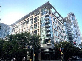 1111 S Grand Ave in Los Angeles, CA - Building Photo