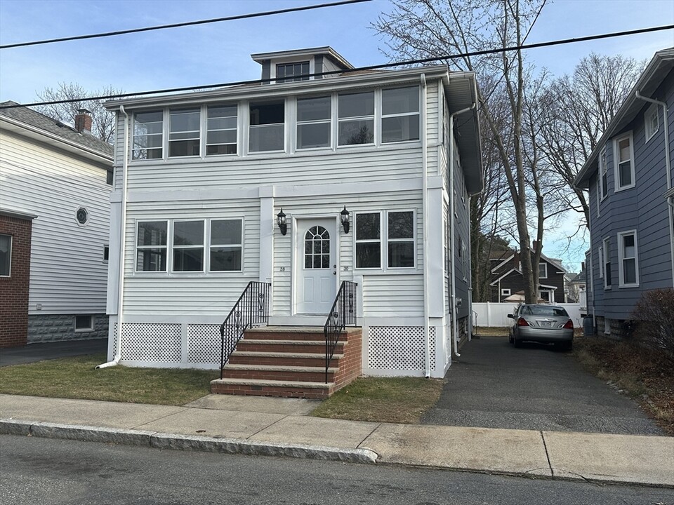 28 Maple Ave in Medford, MA - Building Photo