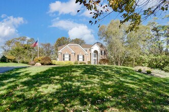 1900 Coachtrail Dr in Hebron, KY - Building Photo - Building Photo