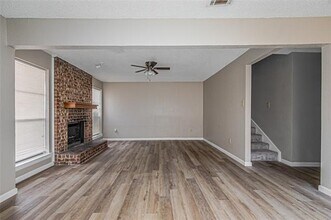 2324 Summer Pl Dr in Arlington, TX - Building Photo - Building Photo