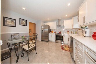 2 Walker Ave in Syosset, NY - Building Photo - Building Photo