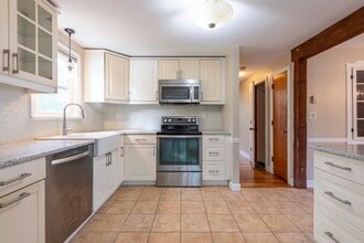 162 5th St in Stoughton, MA - Building Photo - Building Photo