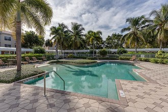 Aston Gardens At Pelican Marsh Senior Living in Naples, FL - Foto de edificio - Building Photo