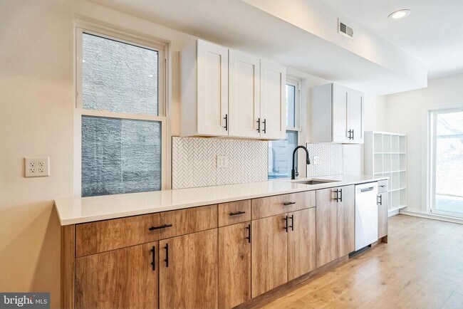 840 Leland St in Philadelphia, PA - Building Photo - Building Photo