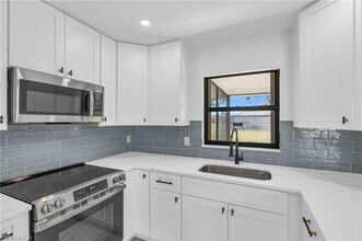 1106 Mohawk Pkwy in Cape Coral, FL - Building Photo - Building Photo