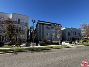 125 S Elm Dr in Beverly Hills, CA - Building Photo - Building Photo