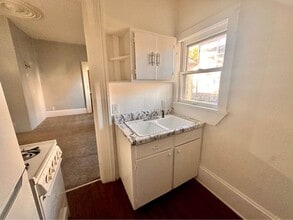 1016 Haskell Ave, Unit #2 in Rockford, IL - Foto de edificio - Building Photo