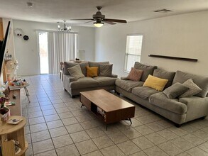 6127 Alder Grove Ct in North Las Vegas, NV - Building Photo - Building Photo