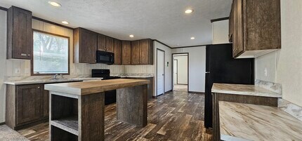 76 E U.S. Hwy 6 in Valparaiso, IN - Building Photo - Building Photo