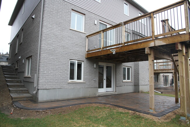 310 Gosling Gdns in Guelph, ON - Building Photo - Building Photo