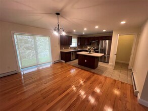 18 Southfield Ave in Dobbs Ferry, NY - Foto de edificio - Building Photo
