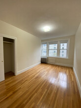48 Lancaster Ter, Unit 8 in Brookline, MA - Building Photo - Building Photo