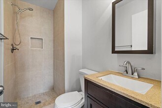 2146 Golf Course Dr in Reston, VA - Building Photo - Building Photo