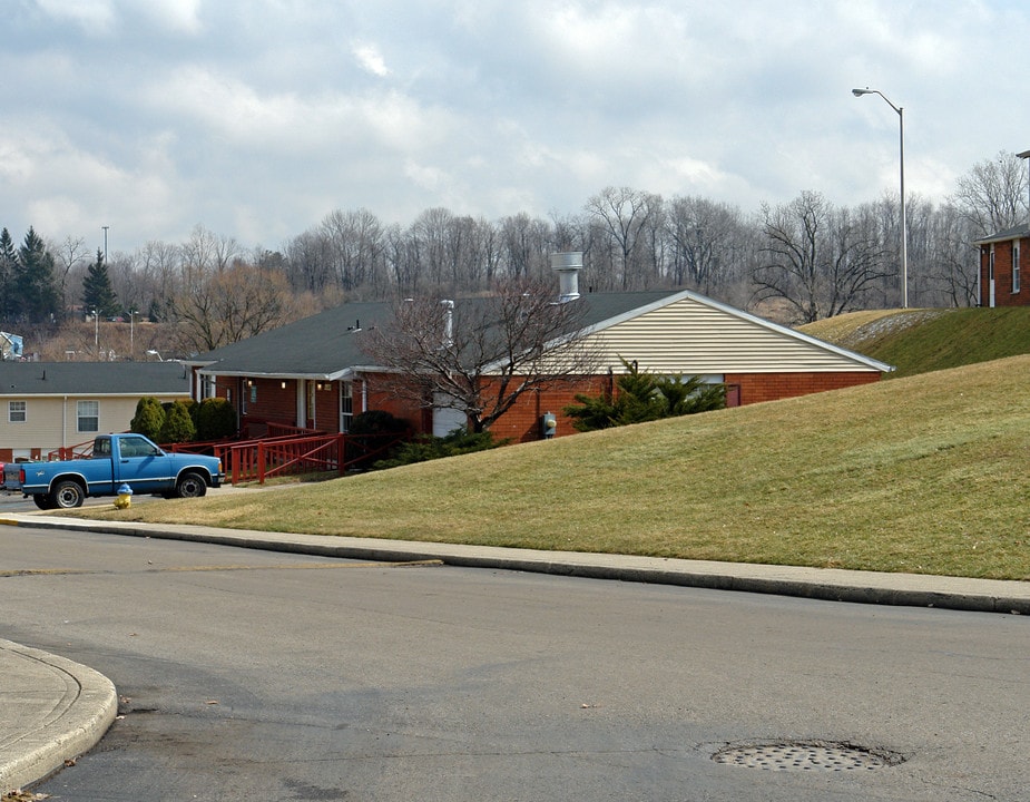 Ronez Manor Apartments in Springfield, OH - Building Photo